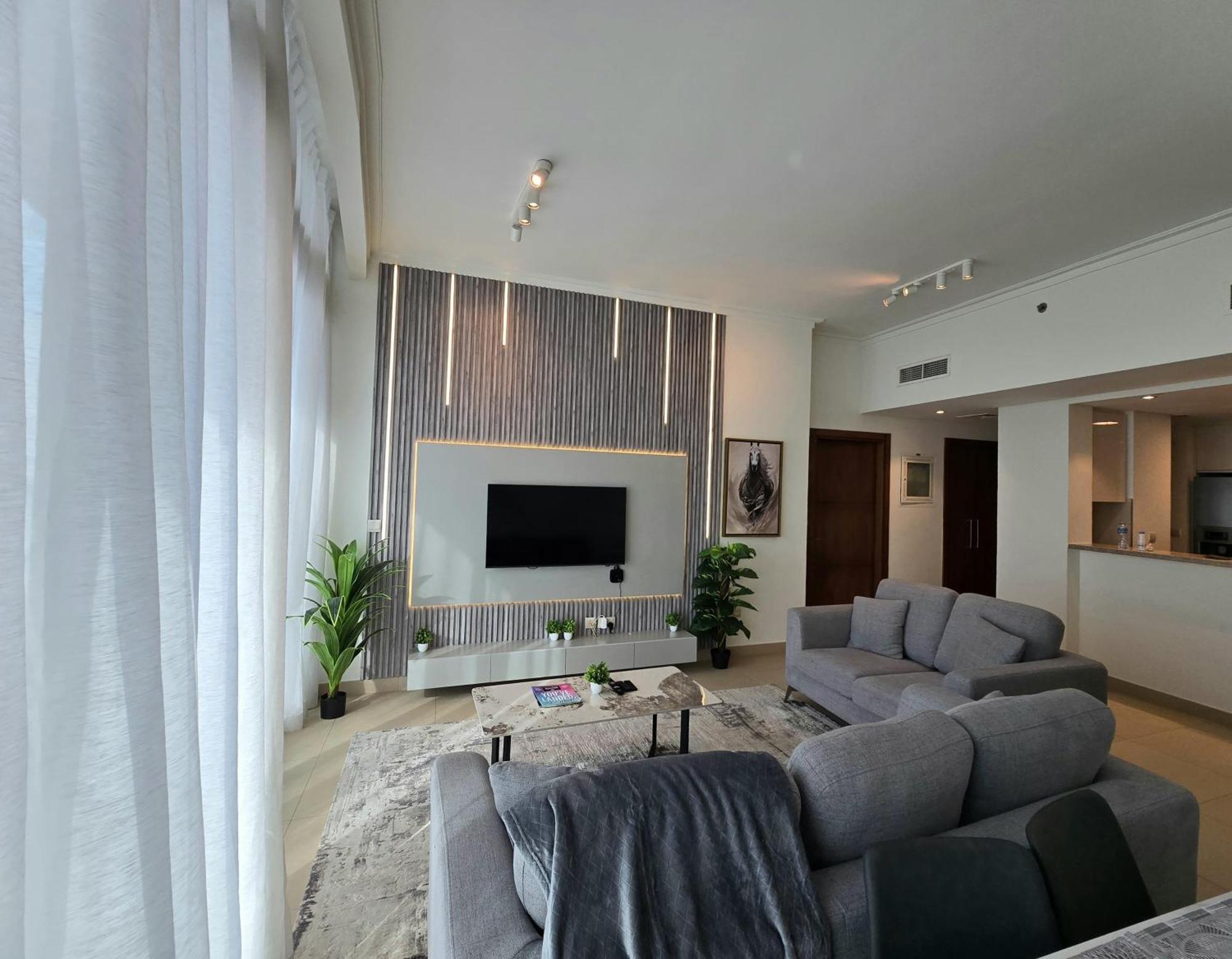 Burj Vista Downtown Near To Mall - 2bhk Dubai